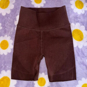 Fabletics Women's High-Waisted Brown Sculpknit 6" Bike Shorts Sz M